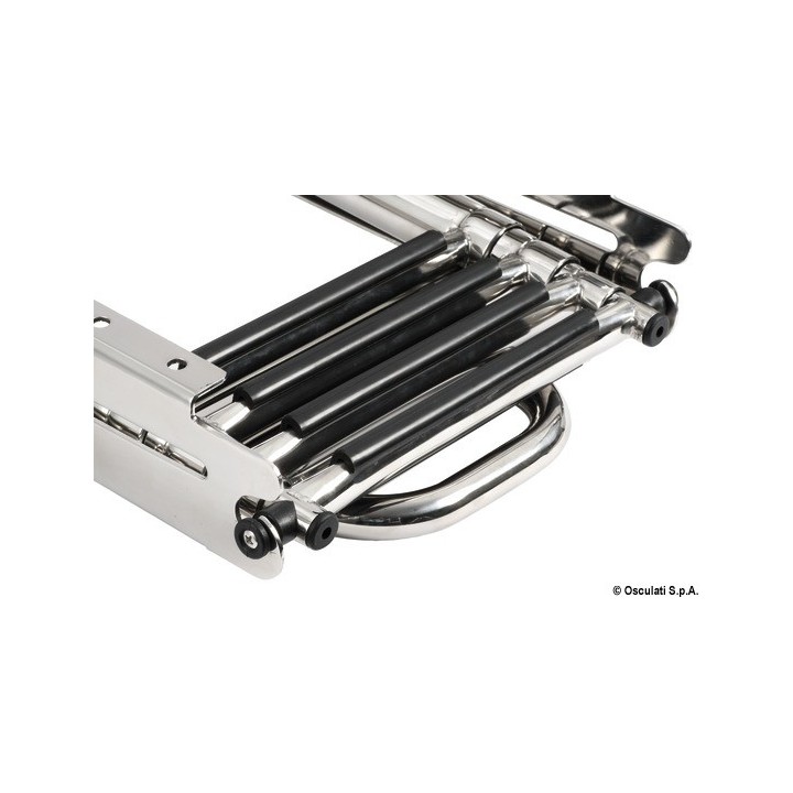 Echelle sous plate-forme coulissante.