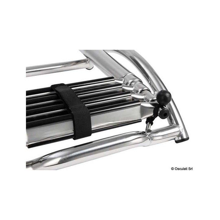 Echelle pour canots pneumatiques