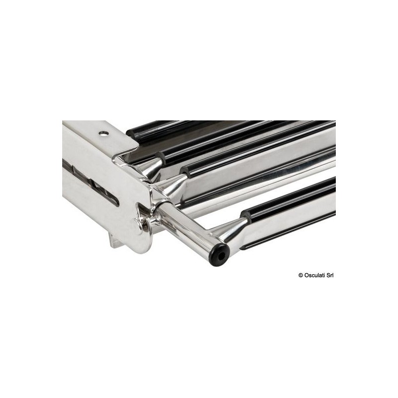 Echelle avec marche autoportante 