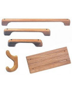 Accessoires et petit mobilier en teck